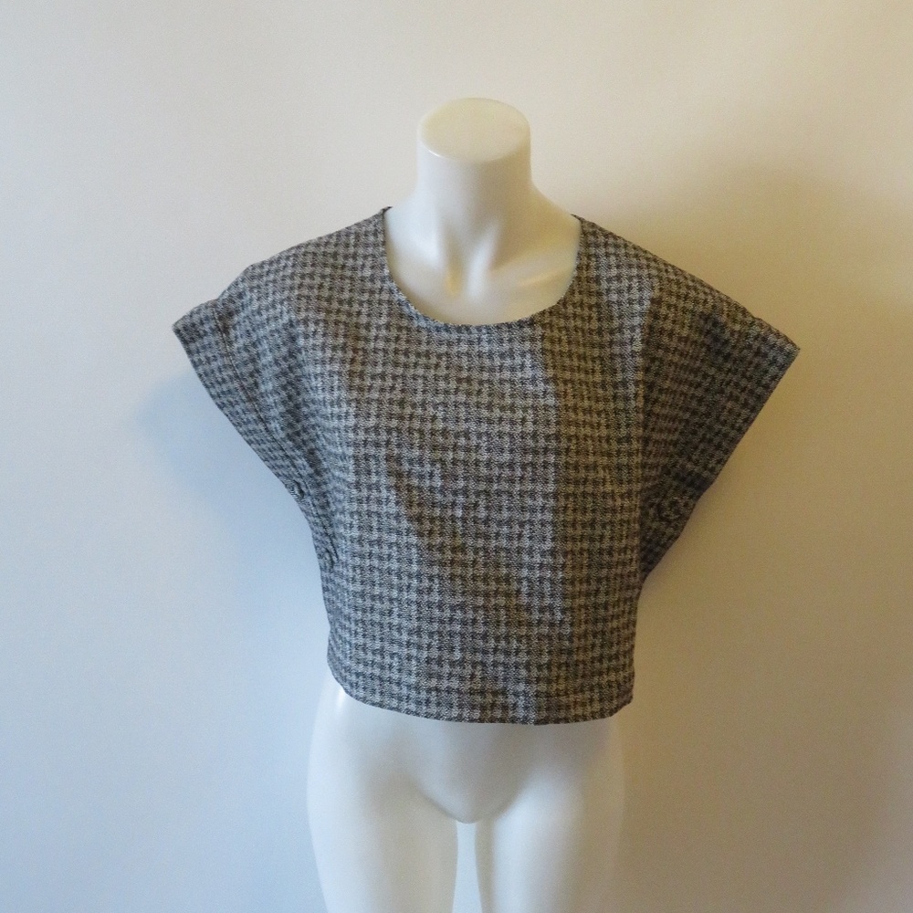 MEG BLACK WHITE HOUNDSTOOTH CAP SLEEVE BOX TOP M